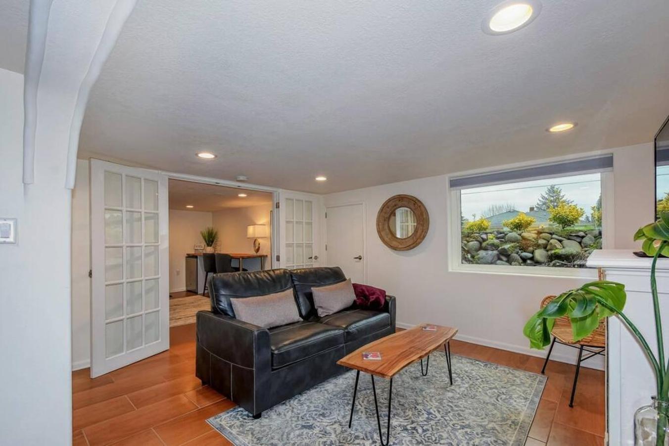 Private New Garden Apartment W Hot Tub Camas Exterior foto